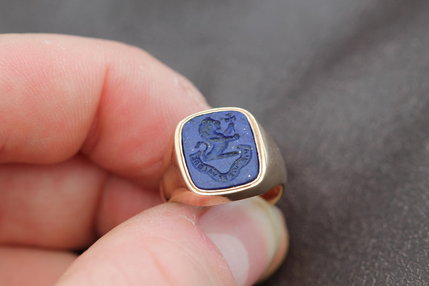 Antique 14ct Gold Lapis Lazuli Lion Intaglio 'By Virtue And Courage" Signet Ring