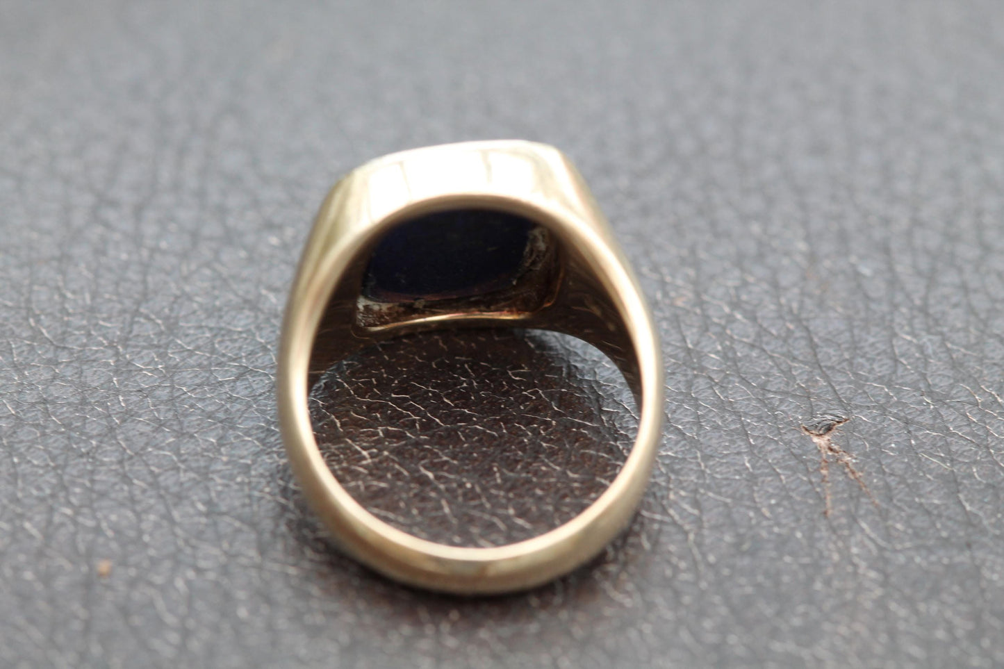 Antique 14ct Gold Lapis Lazuli Lion Intaglio 'By Virtue And Courage" Signet Ring