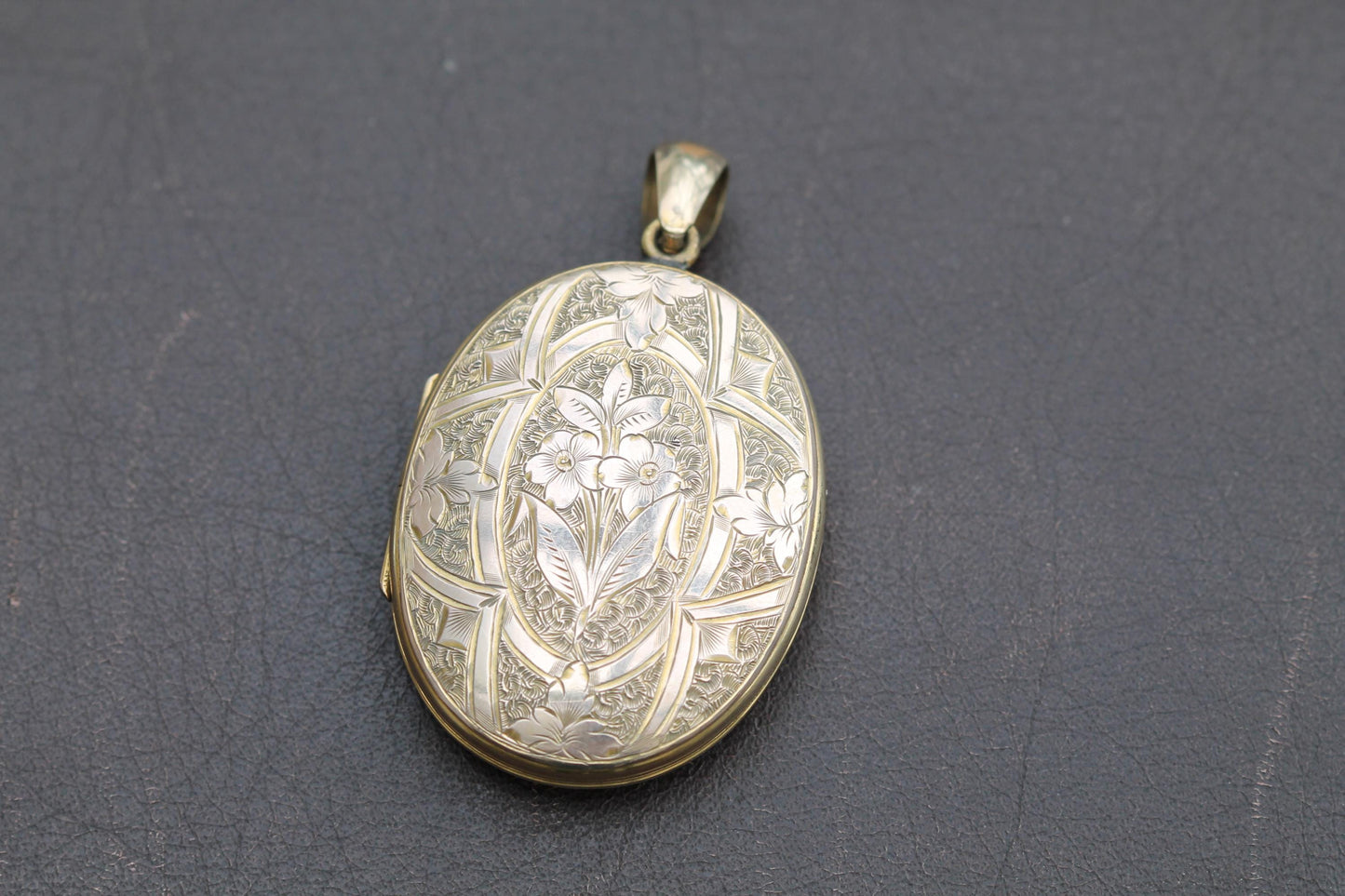 Antique 9ct Gold Large Chased Forget Me Not Locket