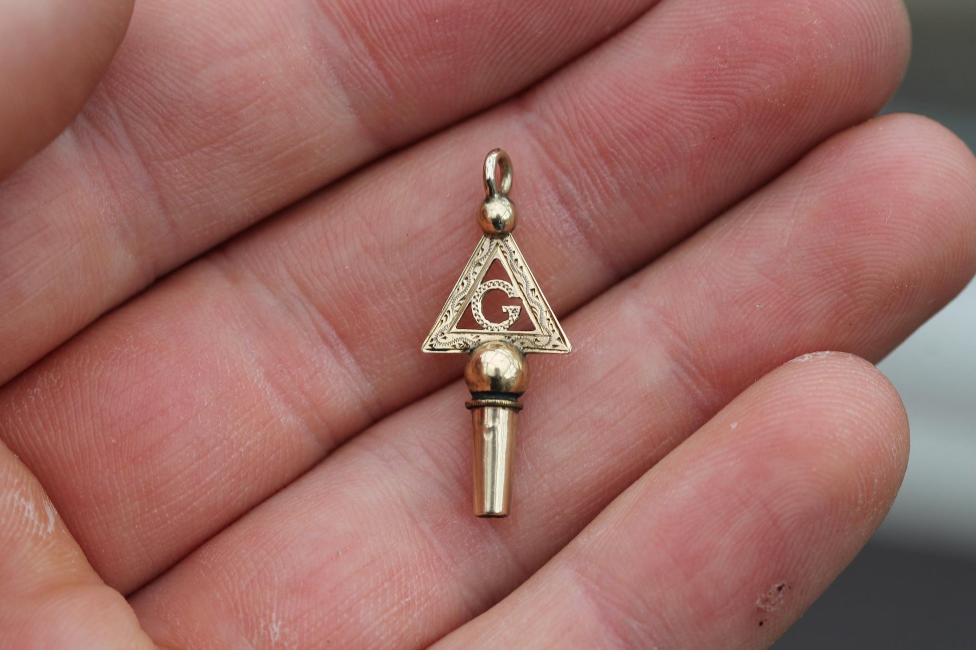 Antique-9ct-Gold-Masonic-Watch-Key-Charm-Pendant