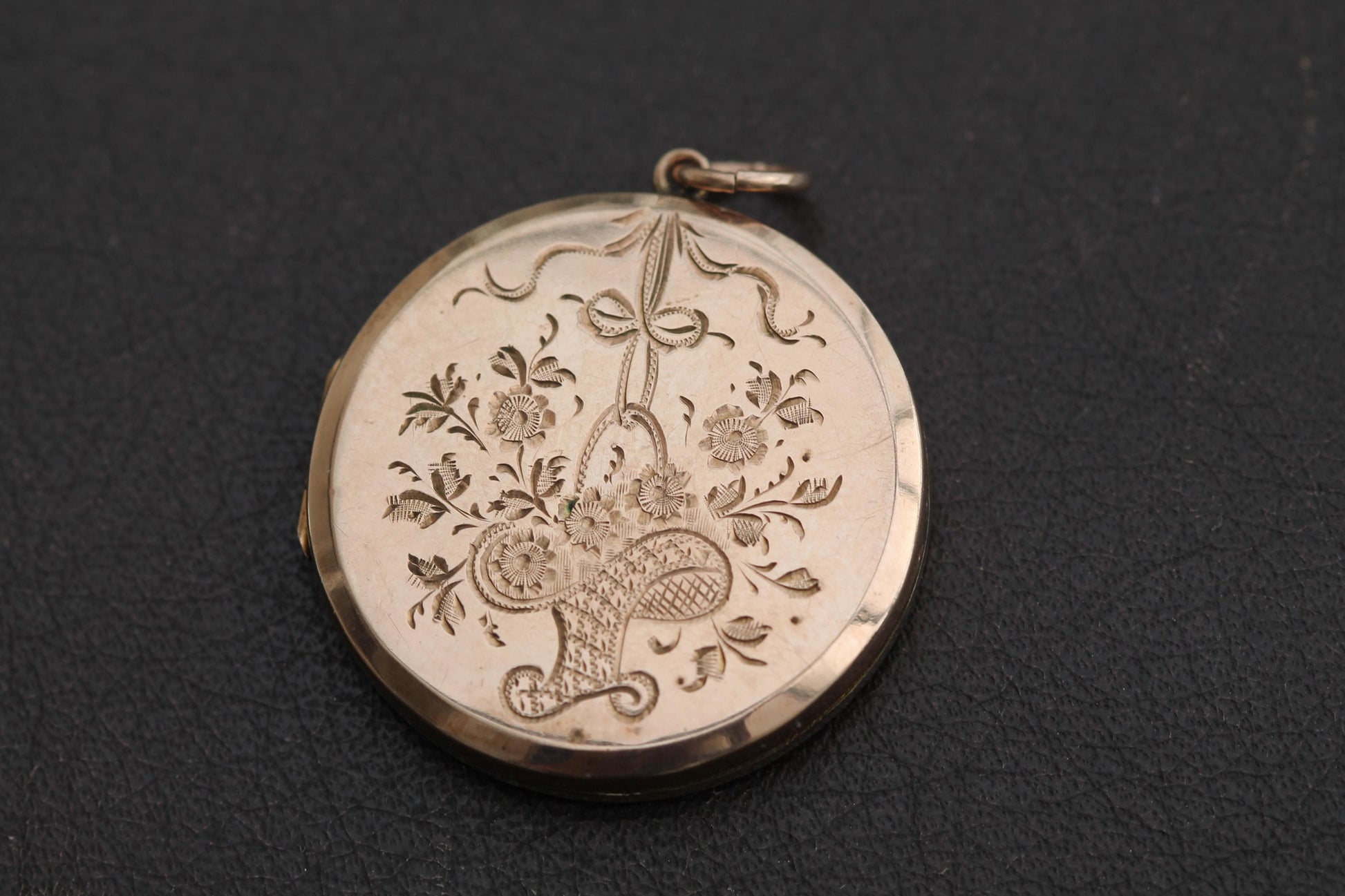 Antique-9ct-Gold-Bouquet-Of-Flowers-Swallow-Locket