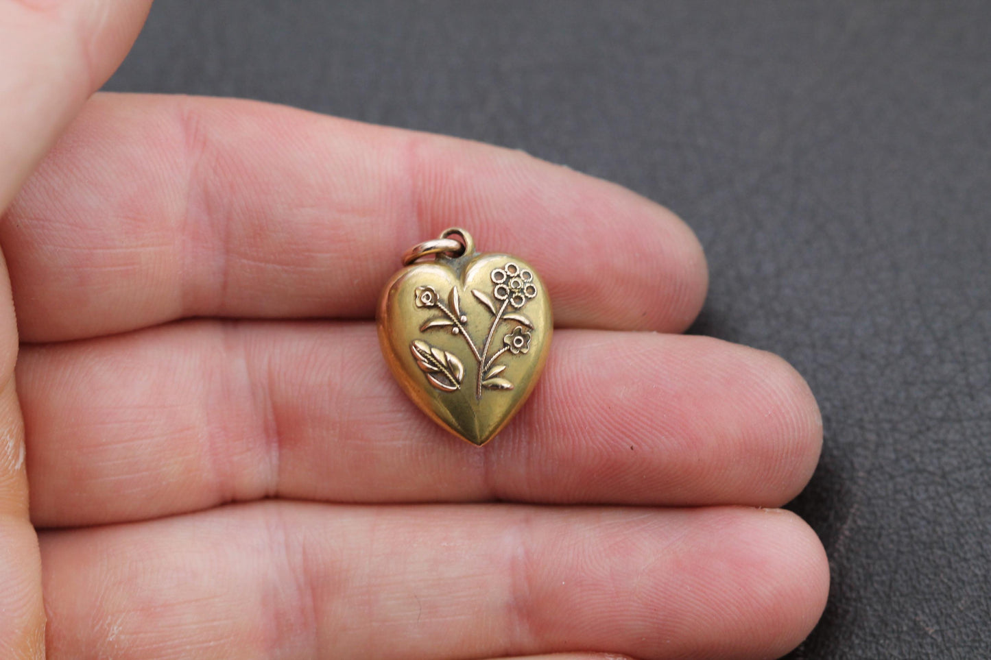 Antique 15ct Gold Decorative Flower Heart Pendant, 1899