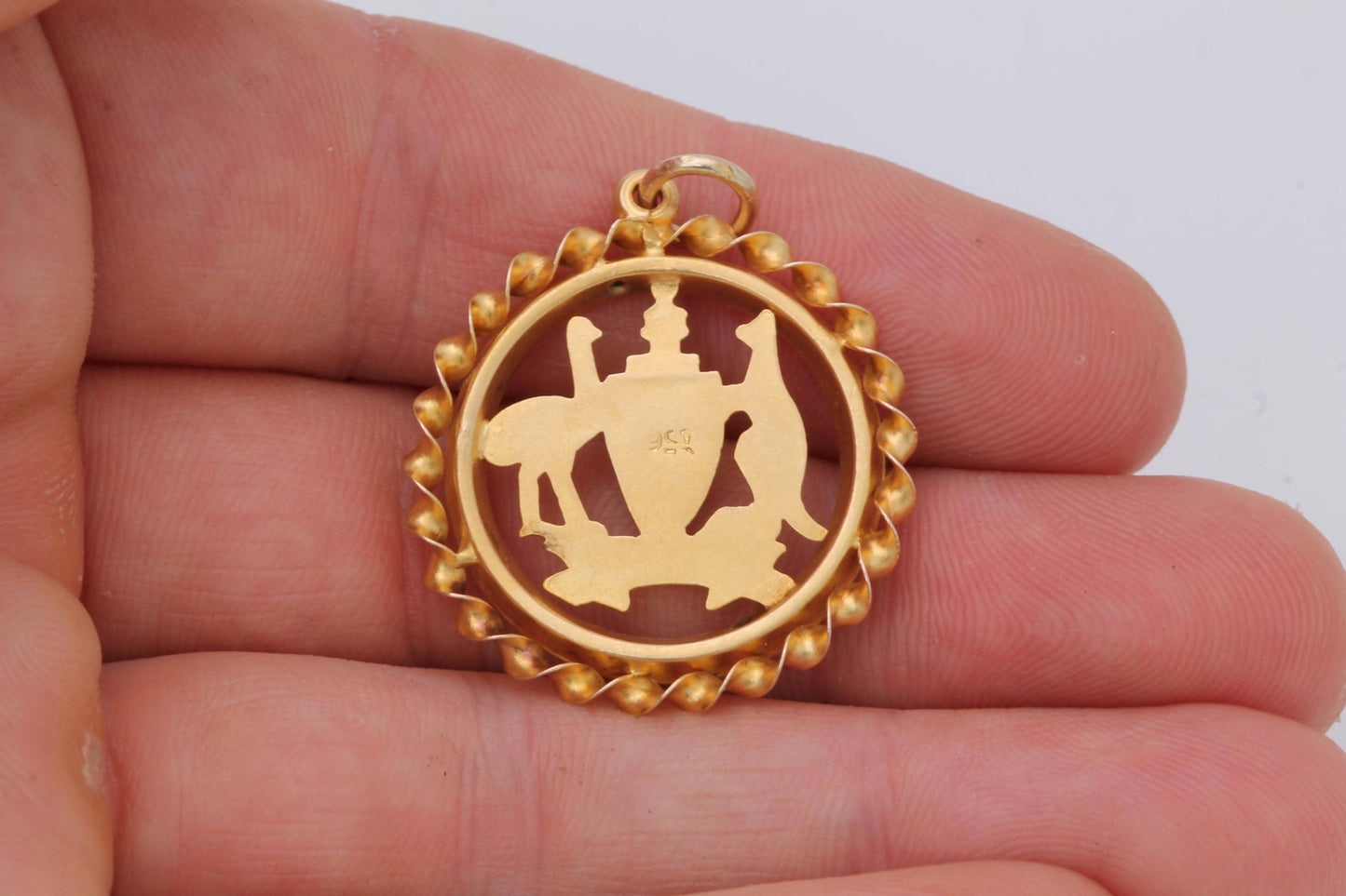 Antique 9ct Gold Australian Kangaroo Emu, Commonwealth Coat Of Arms Pendant