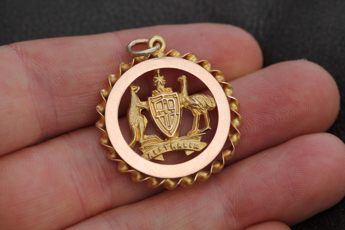 Antique 9ct Gold Australian Kangaroo Emu, Commonwealth Coat Of Arms Pendant