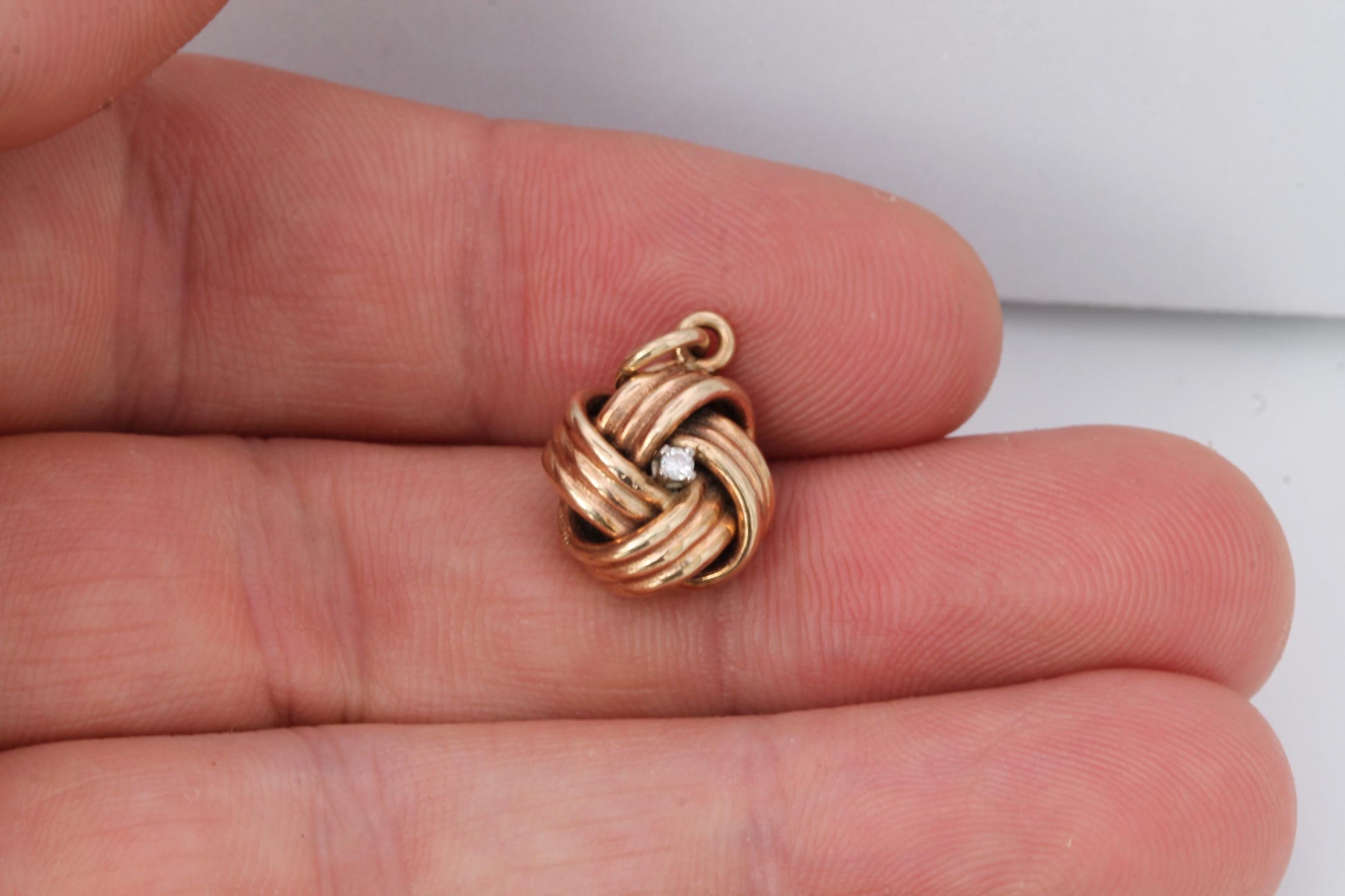 Vintage-9ct-Gold-Lovers-Knot-Diamond-Pendant