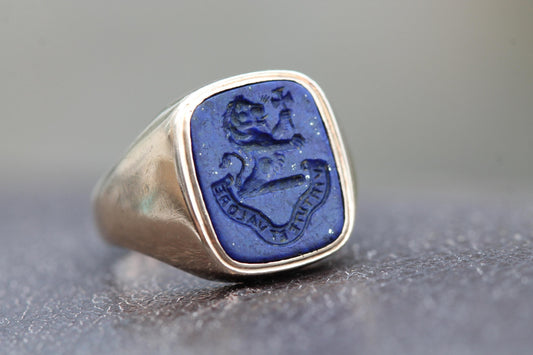 Antique 14ct Gold Lapis Lazuli Lion Intaglio 'By Virtue And Courage" Signet Ring