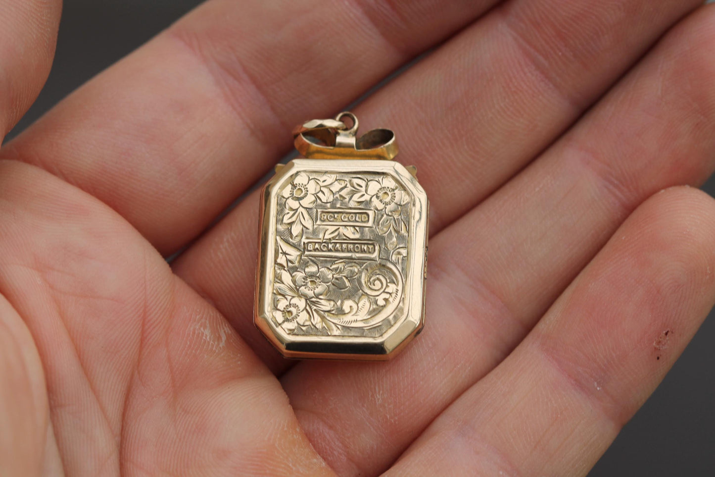 Antique 9ct Gold Chased Decorative Bow Locket