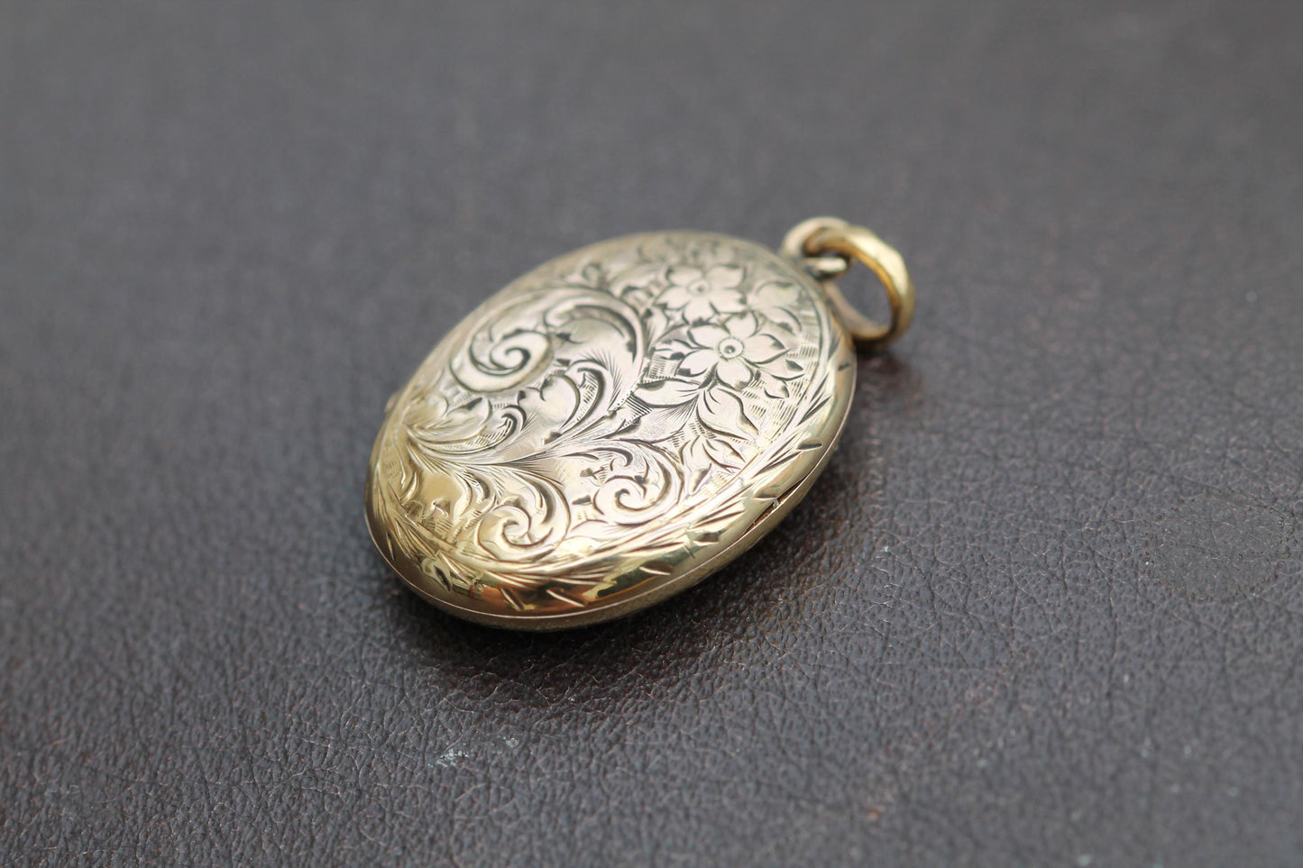 Antique Victorian 9ct Gold Locket, Forget-Me-Not & Ivy Chasing, Sentimental Keepsake Pendant c.1890