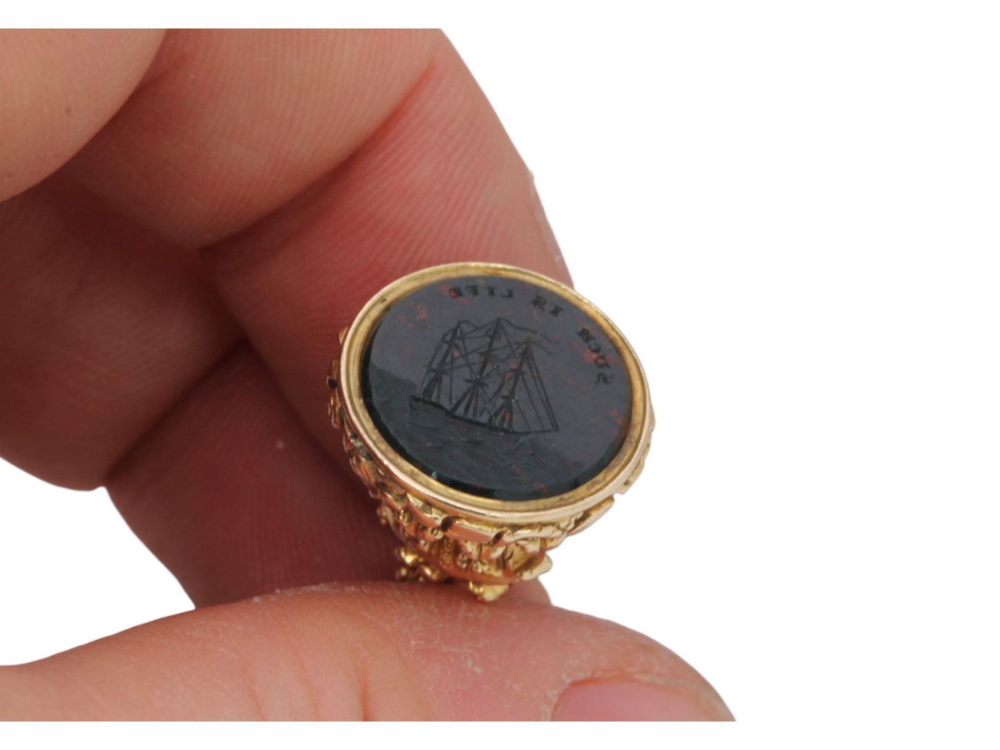 Antique-15ct-Gold-Seal,-Bloodstone-Intaglio-with-Ship-&-Motto-“Such-Is-Life”,-Victorian-Sentimental-Jewel-c.1880