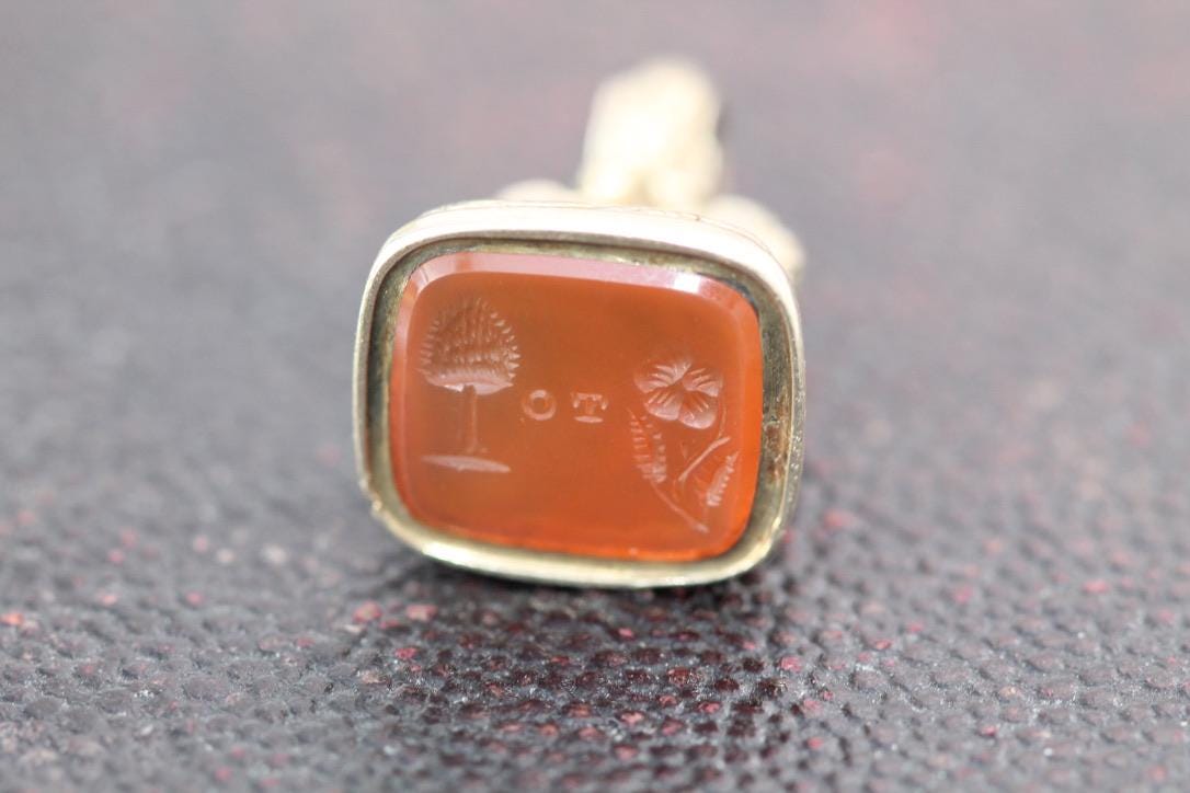 Antique-Georgian-9ct-Gold-Cased-'Love-To-You'-Rebus-Puzzle-Intaglio-Seal