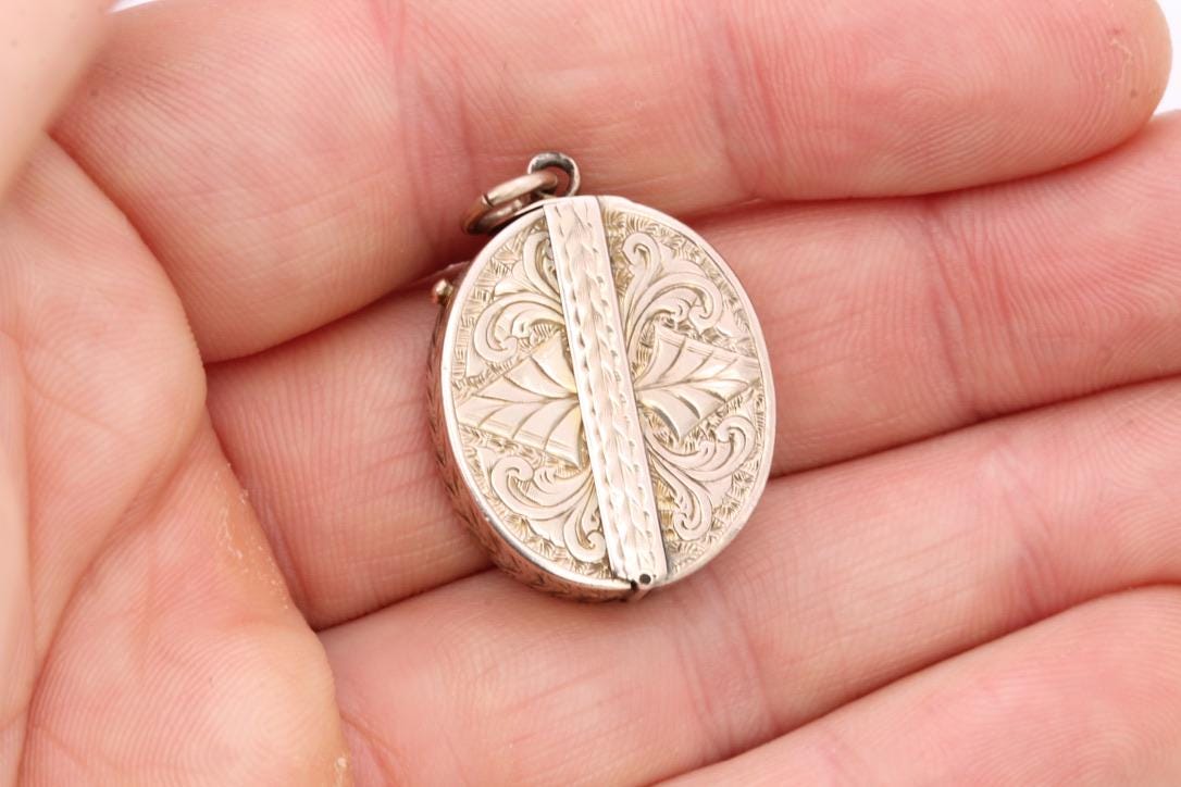 Antique 9ct Gold Chased Double Panel Locket, c.1880