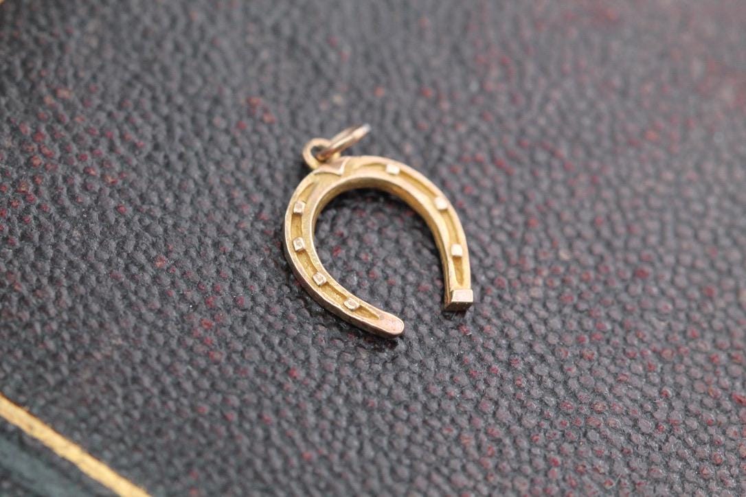 Antique-9ct-Gold-Lucky-Horseshoe-Pendant-Charm