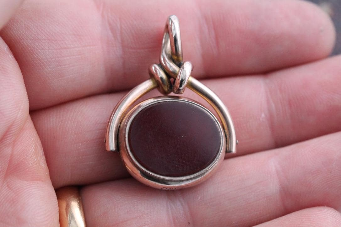 Antique 10ct Gold Carnelian Bloodstone Spinner Pendant