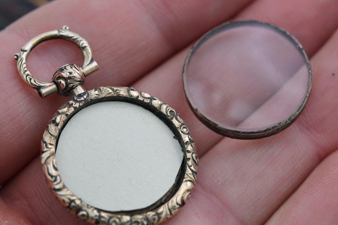 Antique 15ct Gold Forget Me Not Enamel Locket Pendant