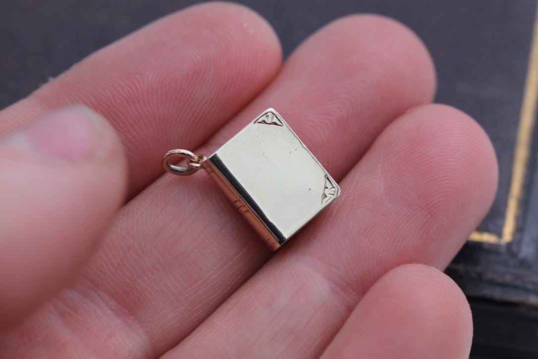 Vintage 9ct Gold Book Charm Pendant