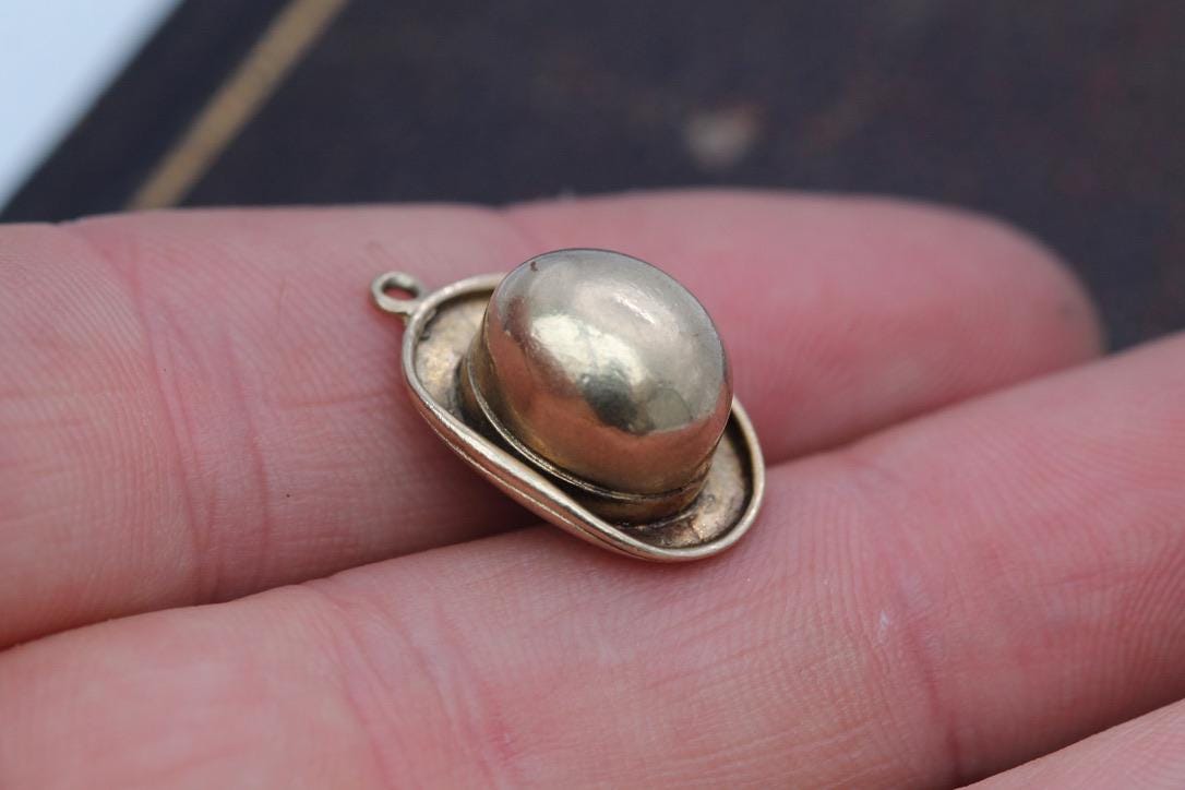 Vintage 9ct Gold Bowler Hat Charm