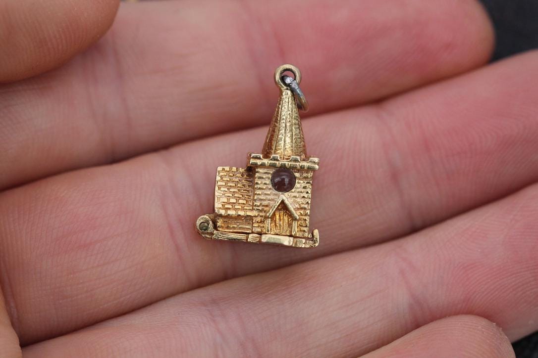 Vintage 9ct Gold Opening Church Marriage Vows Charm Pendant