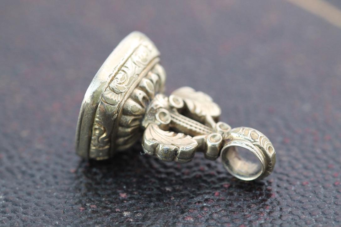 Antique Georgian 9ct Gold Cased 'Love To You' Rebus Puzzle Intaglio Seal