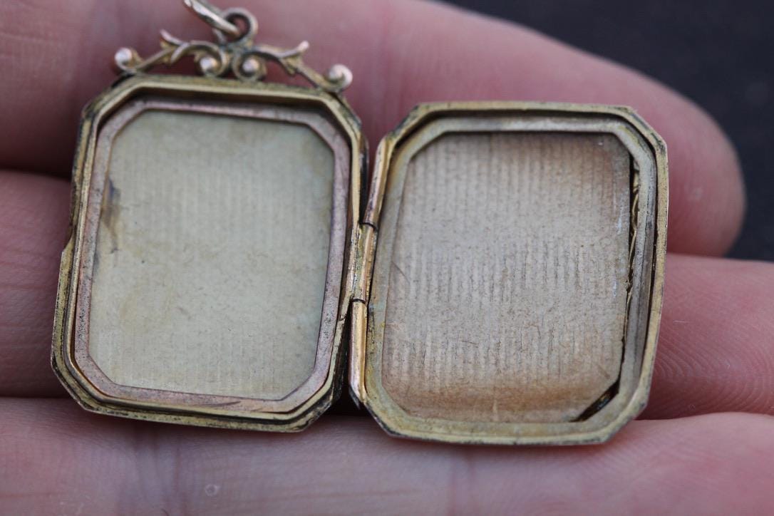 Antique 9ct Gold Edwardian Forget-Me-Not Locket, c.1901