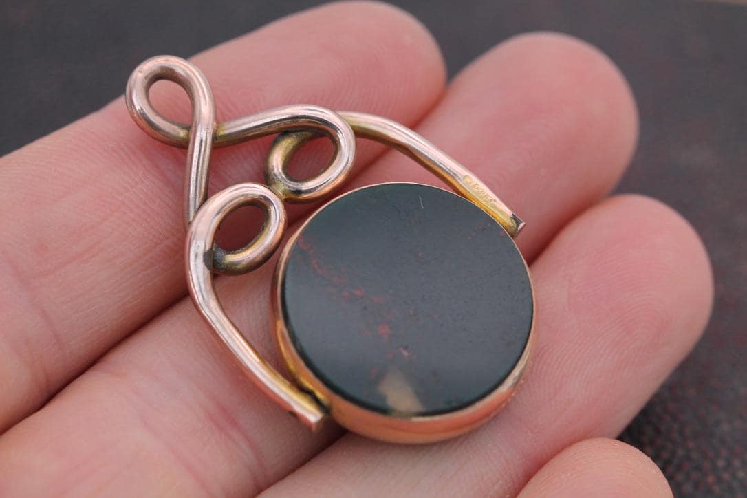 Antique 9ct Gold Bloodstone & Carnelian Spinner Pendant, 1911
