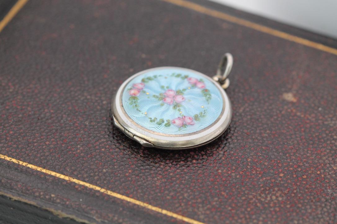 Antique-800-Silver-Blue-Guilloche-Flower-Rose-Locket