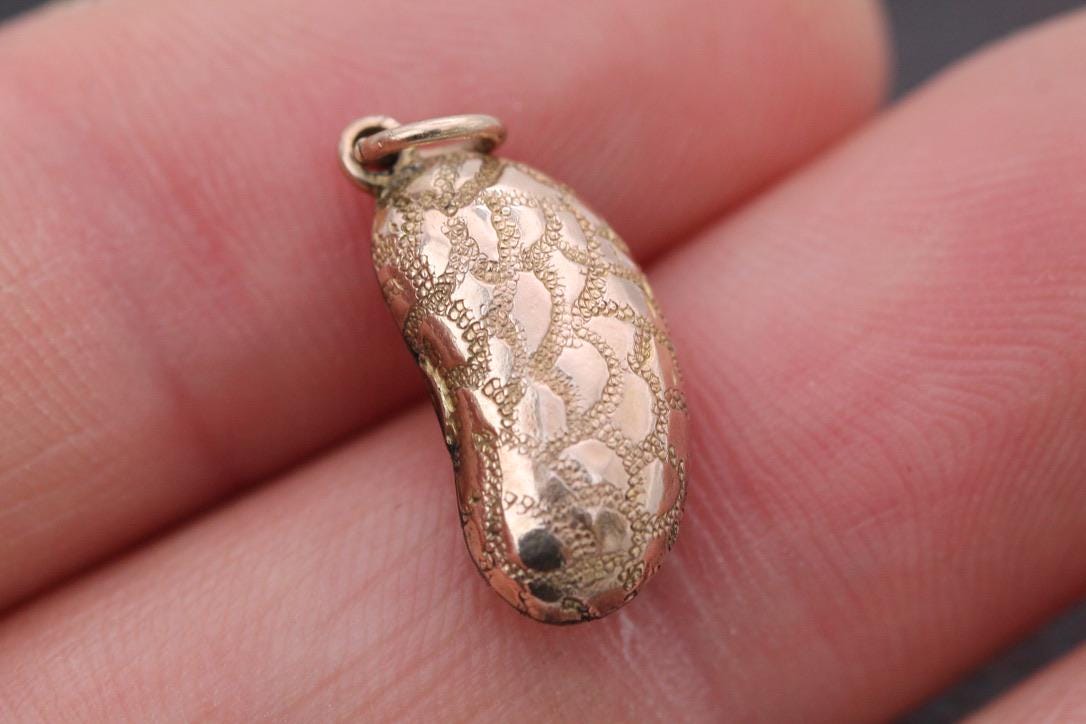 Antique 9ct Gold Chased Lucky Bean Charm