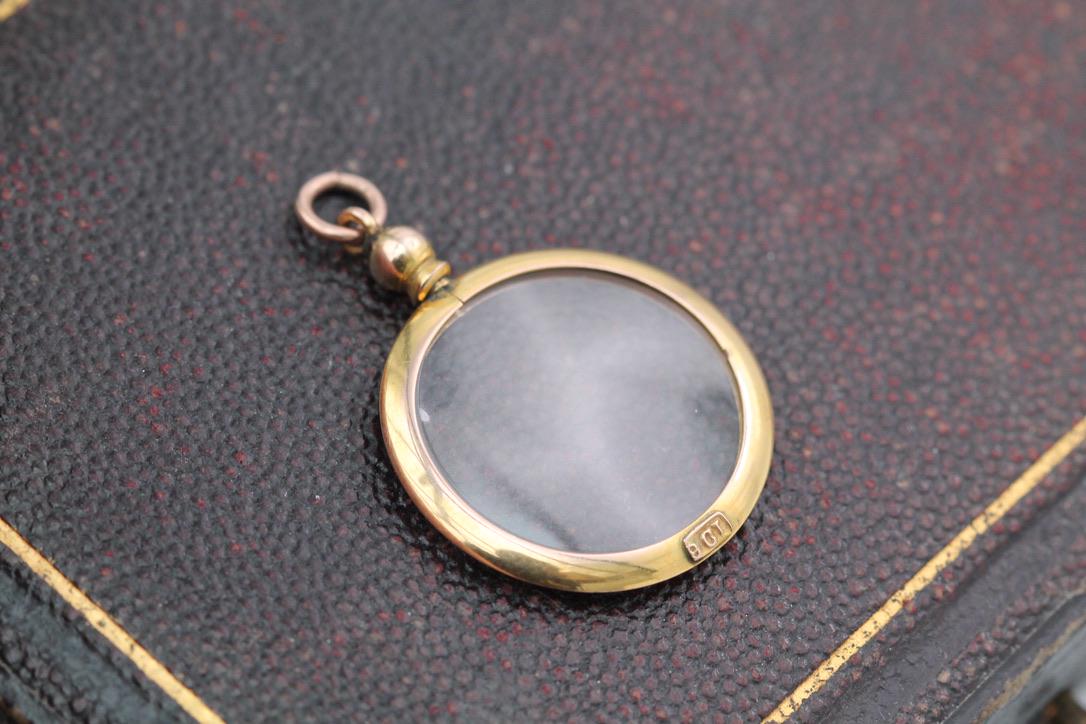 Antique 9ct Yellow Gold Open Face Glass Locket Pendant