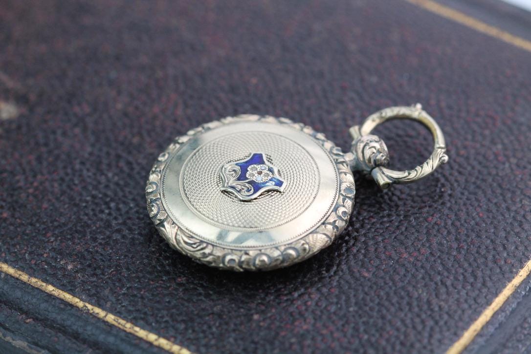 Antique-15ct-Gold-Forget-Me-Not-Enamel-Locket-Pendant