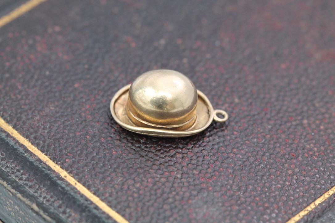 Vintage 9ct Gold Bowler Hat Charm