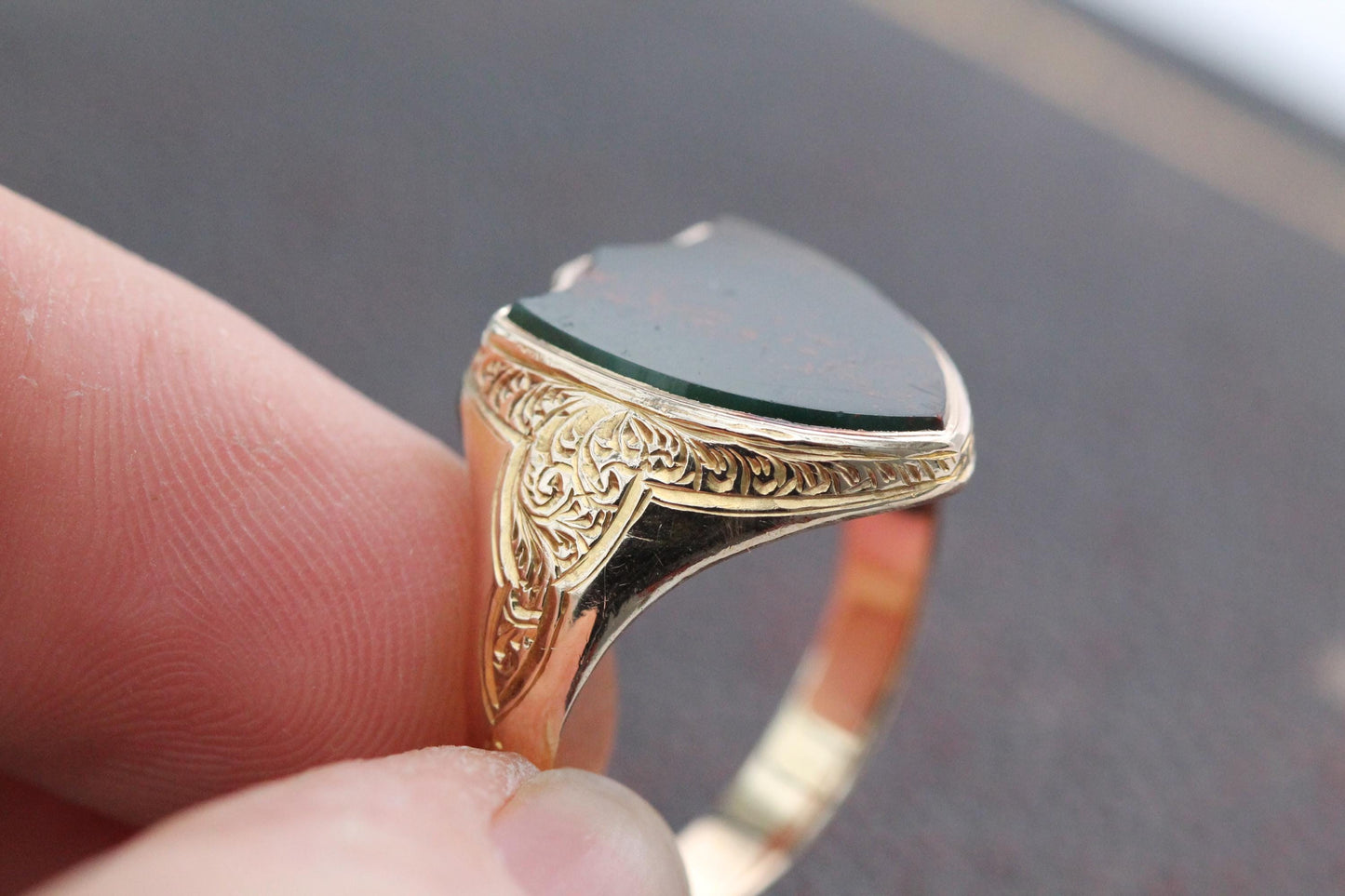 Antique 15ct Gold Signet Ring, Bloodstone Shield, Chased Shoulders, 1878