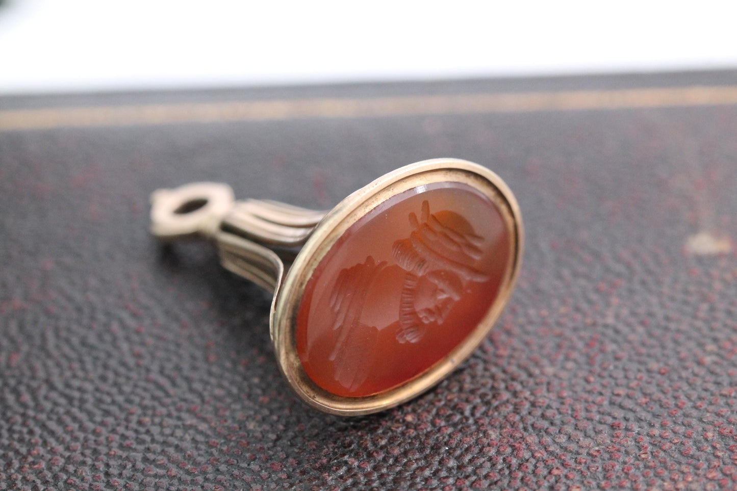 Antique 9ct Gold Carnelian Intaglio Portrait Seal Pendant