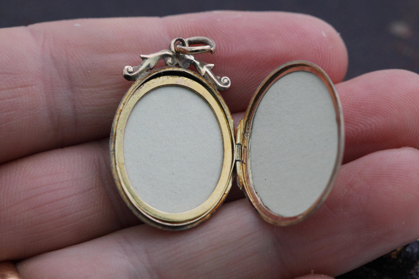 Antique 9ct Rose Gold Chased Locket, Edwardian Oval Floral Pendant, Chester Hallmarked 1906