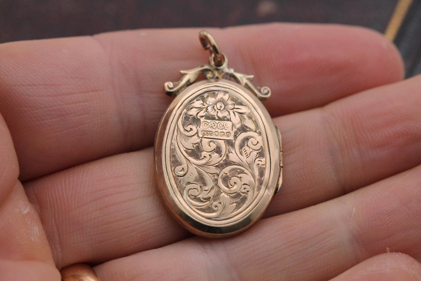 Antique 9ct Rose Gold Chased Locket, Edwardian Oval Floral Pendant, Chester Hallmarked 1906
