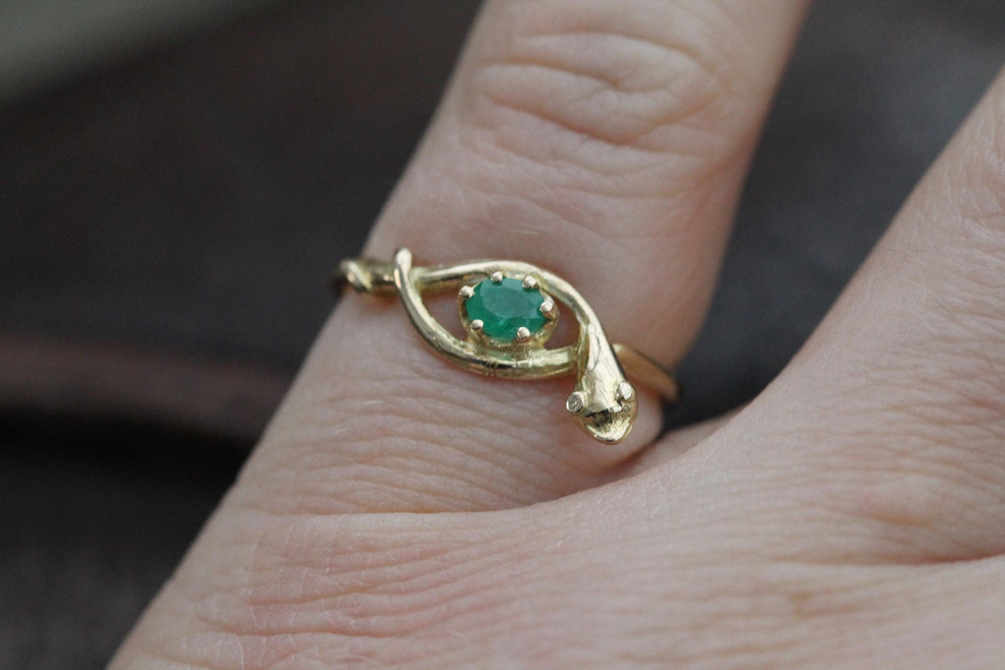 Antique Victorian 18ct Gold Emerald Snake Ring