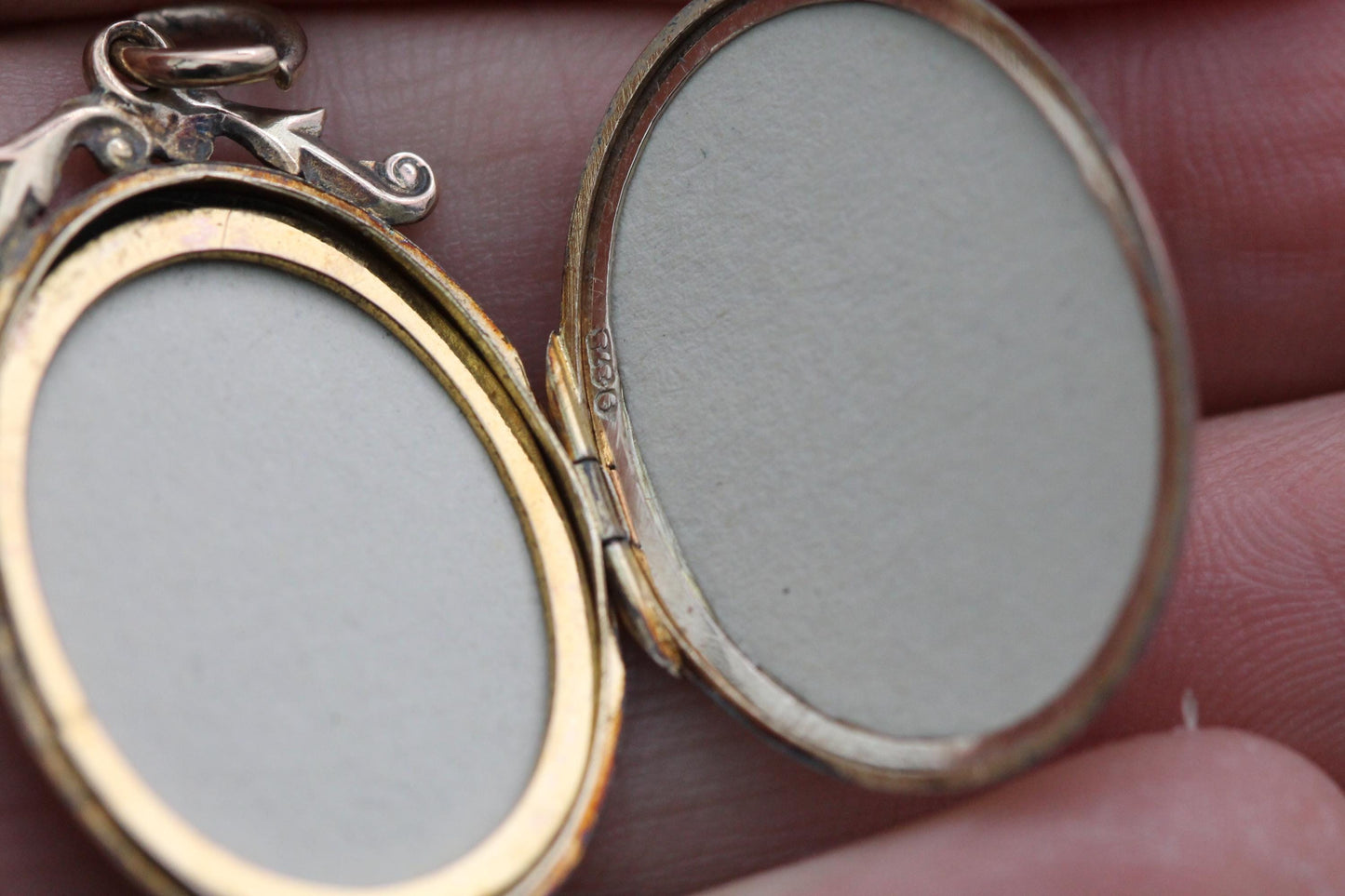 Antique 9ct Rose Gold Chased Locket, Edwardian Oval Floral Pendant, Chester Hallmarked 1906