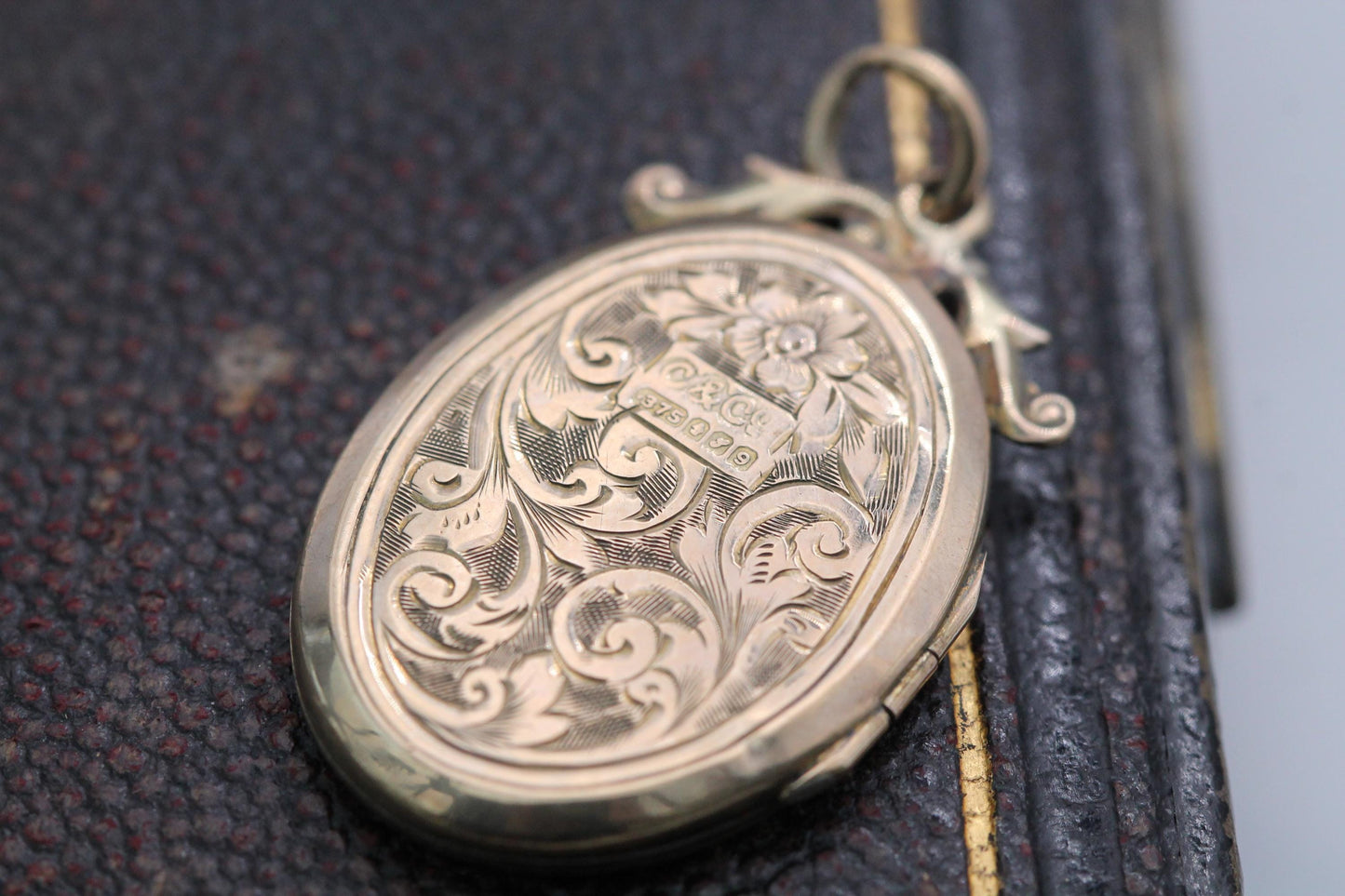 Antique 9ct Rose Gold Chased Locket, Edwardian Oval Floral Pendant, Chester Hallmarked 1906