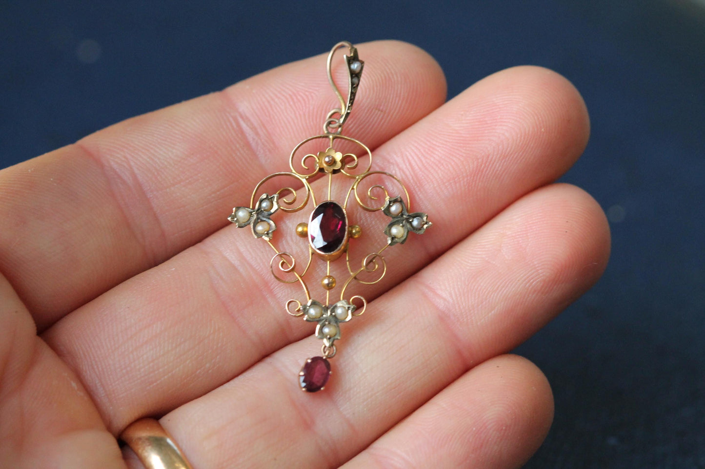 Antique Edwardian Art Nouveau 9ct Gold Garnet & Seed Pearl Pendant