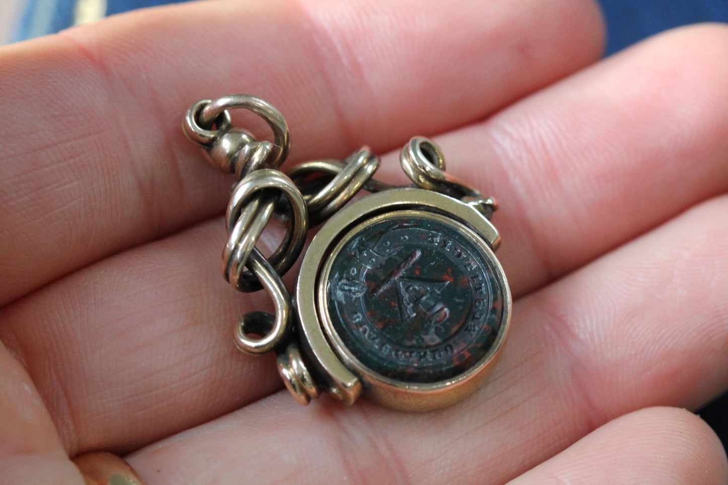 Antique 15ct Gold Intaglio Bloodstone Compass Spinner Pendant