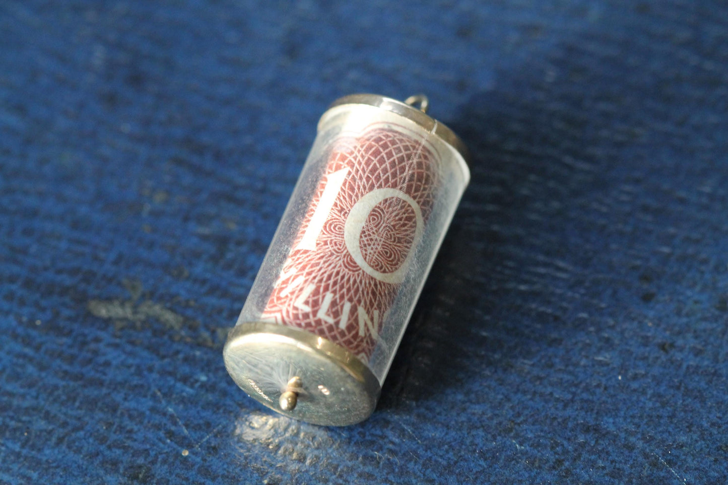 Vintage 9ct Gold 10 Shilling Emergency Note Charm, 1978