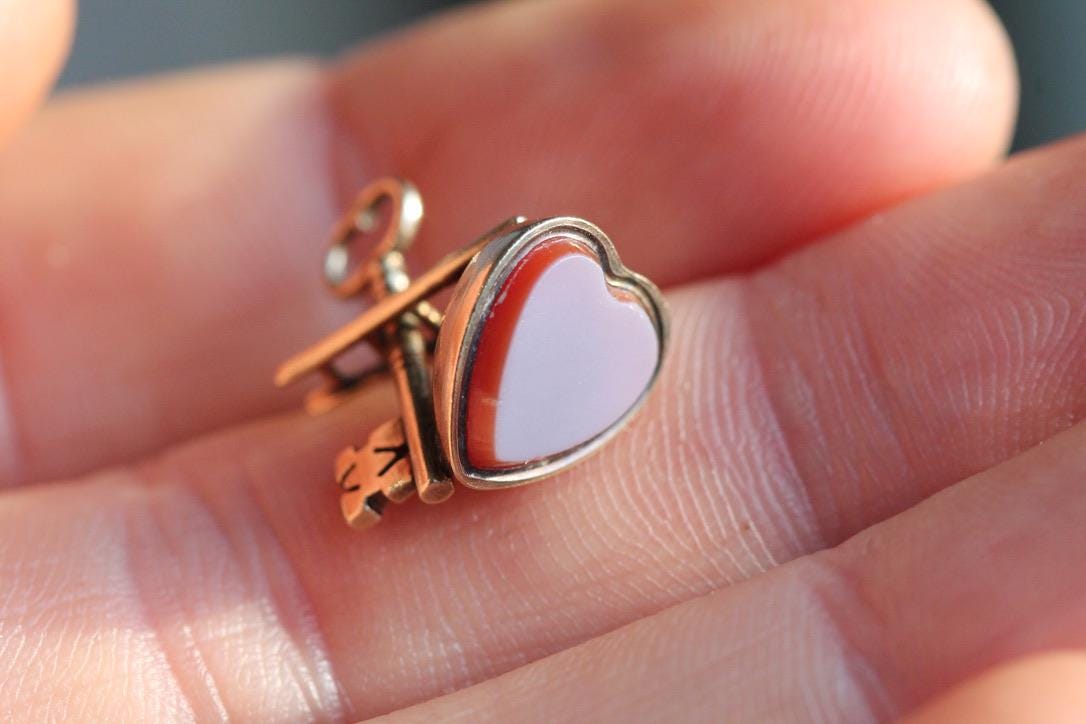 Antique 9ct Gold Ladder Key Heart Pendant