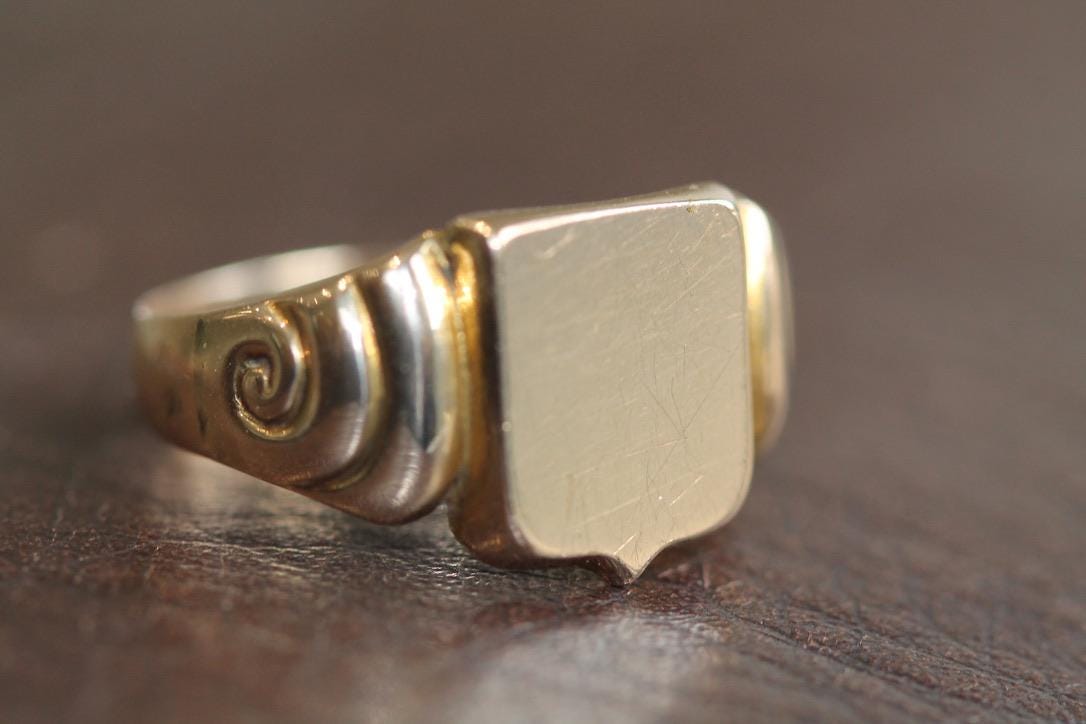 Antique 9ct Gold Shield Shaped Signet Ring, 1906