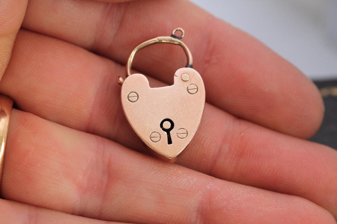 Antique 9ct Gold Heart Padlock Pendant