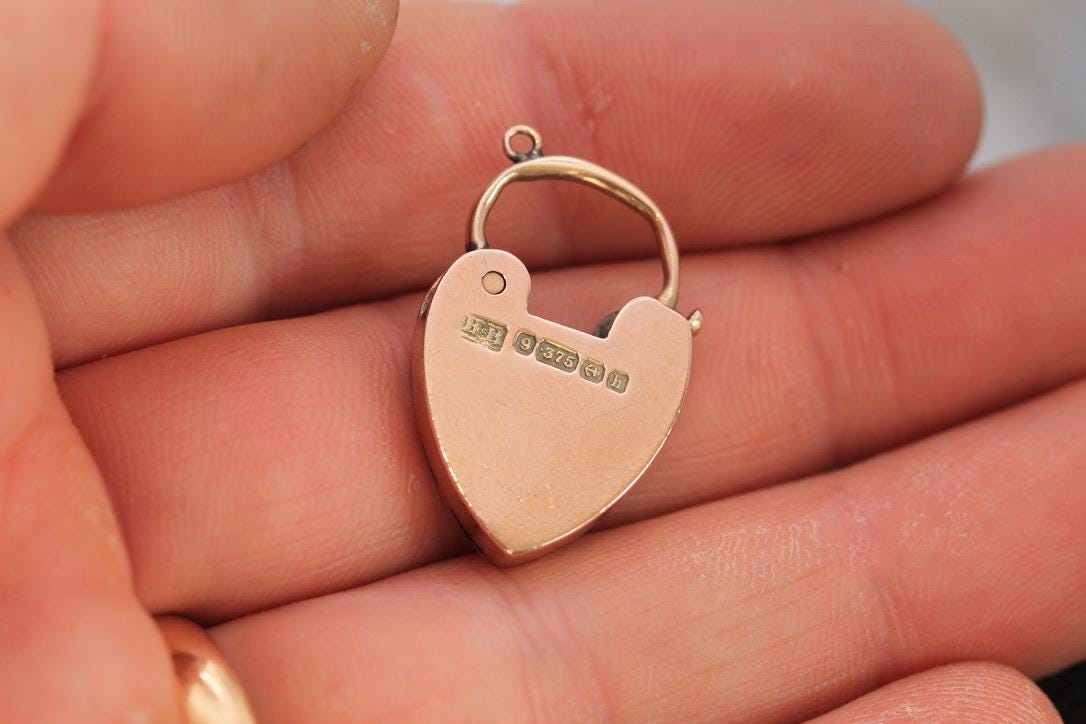 Antique 9ct Gold Heart Padlock Pendant
