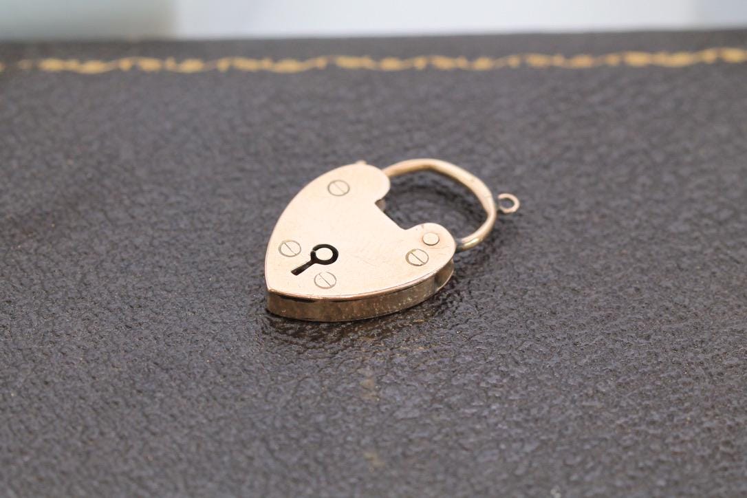 Antique 9ct Gold Heart Padlock Pendant
