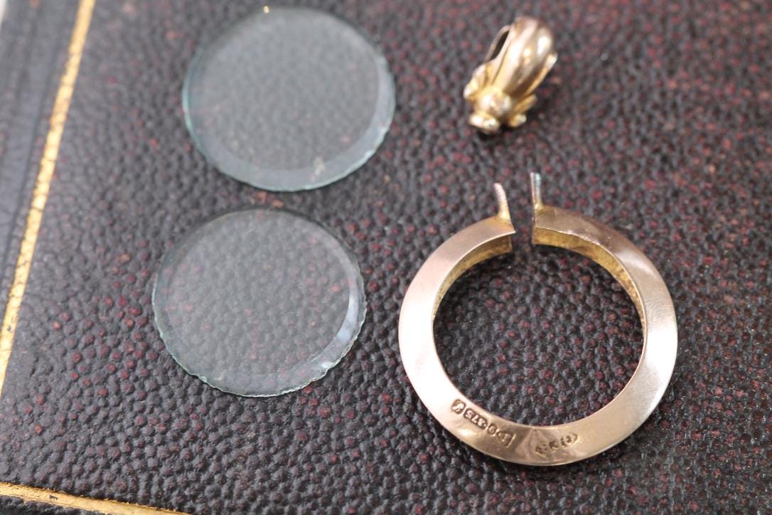 Antique 9ct Gold Small Open Face Locket, 1918