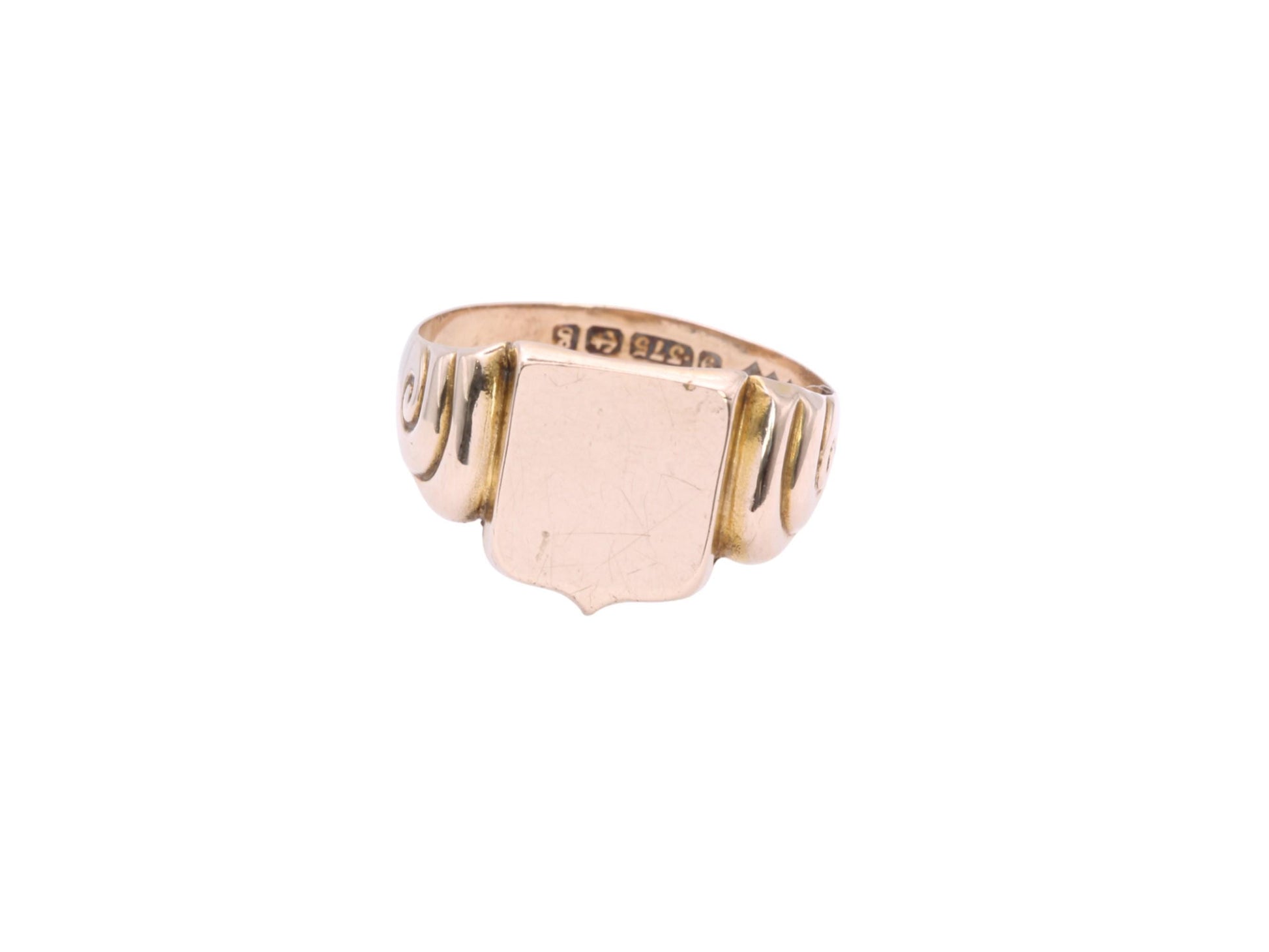 Antique-9ct-Gold-Shield-Shaped-Signet-Ring,-1906