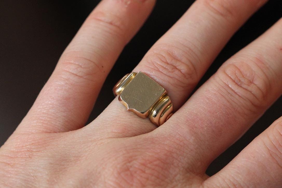 Antique 9ct Gold Shield Shaped Signet Ring, 1906