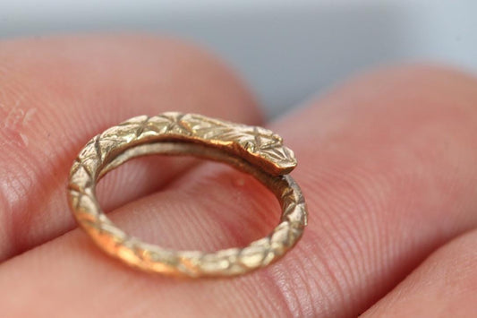 Antique Georgian 18ct Gold Snake Split Ring