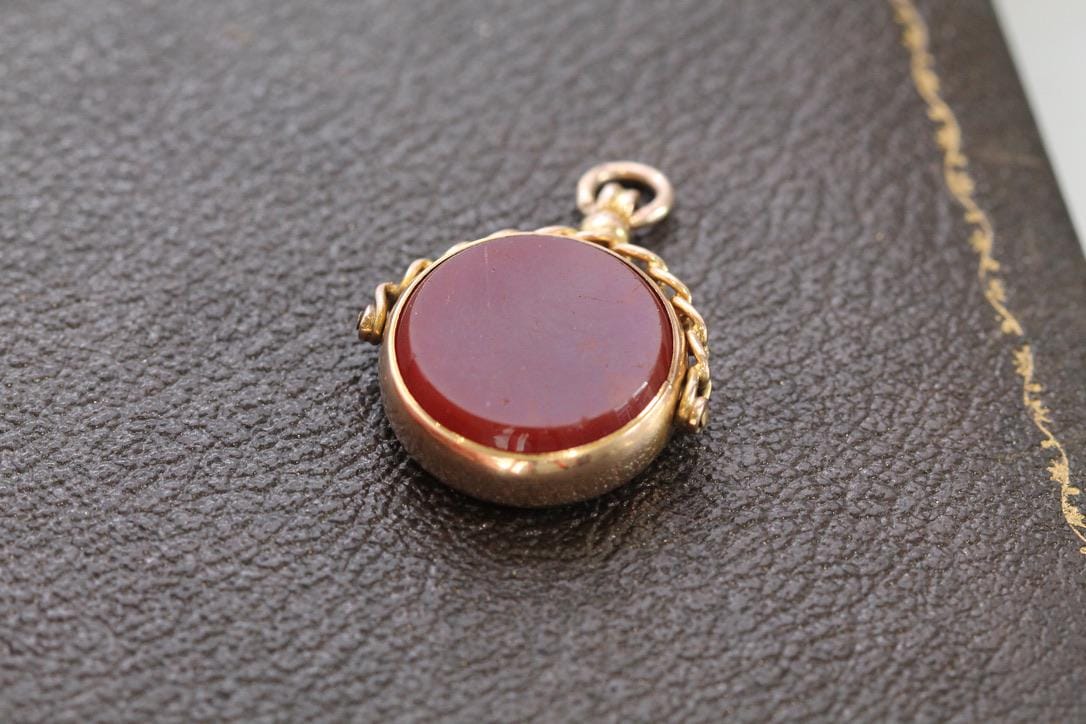Antique 9ct Gold Bloodstone Carnelian Spinner Pendant