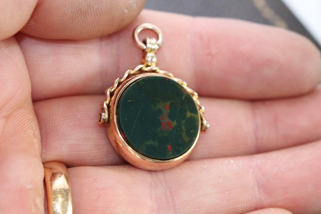 Antique 9ct Gold Bloodstone Carnelian Spinner Pendant